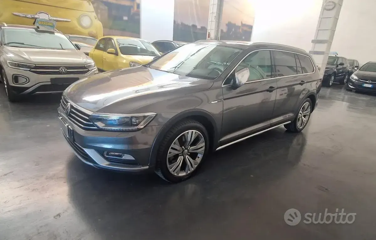 Usata VW Passat Alltrack 190 CV (139 kW) 2017 Grigio Station wagon