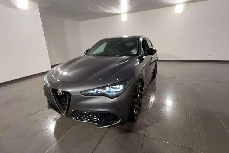 Grigio Nuova 2025 Alfa Romeo Stelvio Veloce SUV | 49.600 € (Buon prezzo) - Immagine 1/4
