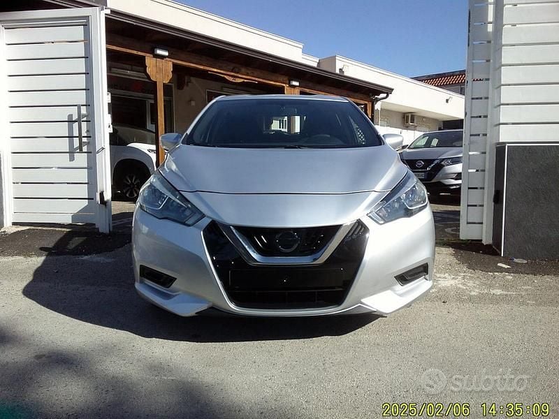 Usata Nissan Micra Tekna 90 CV (66 kW) 2018 Grigio Utilitaria