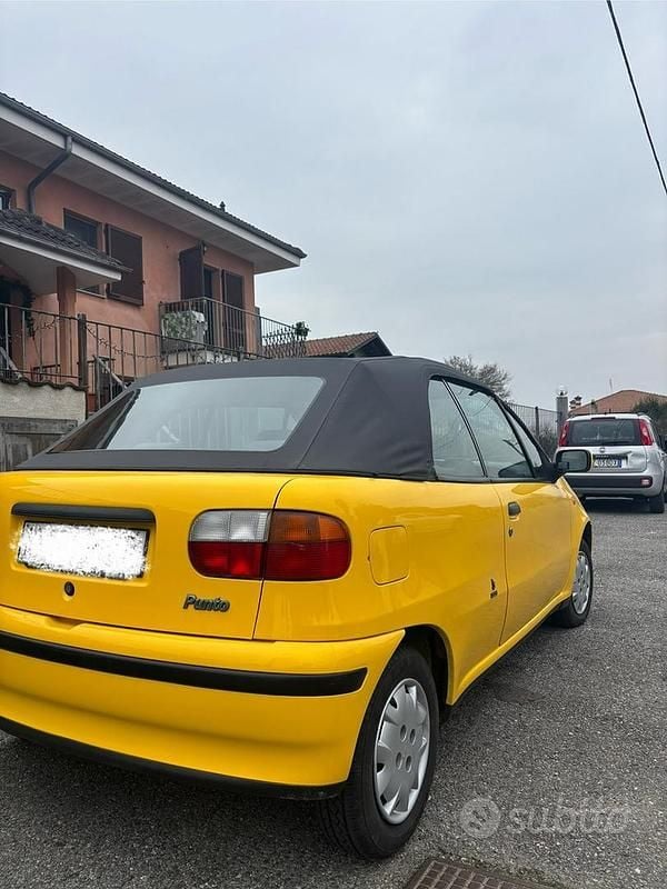Usata Fiat Punto 2024 Giallo Cabrio