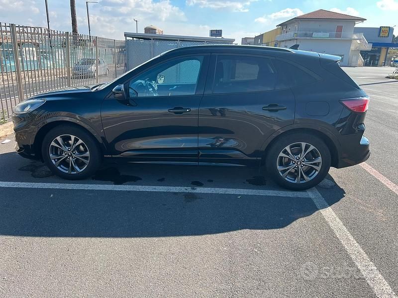 Nero Usata 2020 Ford Kuga ST-Line SUV | 18.600 € (Buon prezzo) - Immagine 1/4