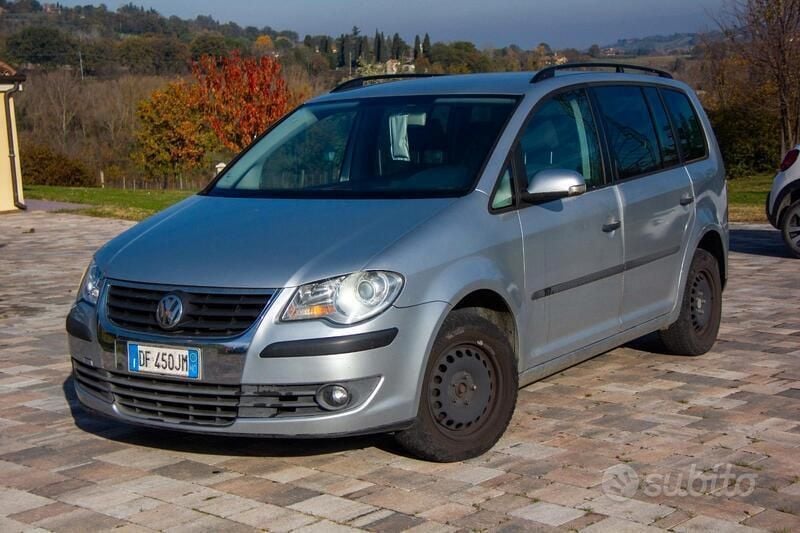 Grigio Usata 2007 VW Touran Monovolume | 2000 € (Ottimo prezzo) - Immagine 1/4