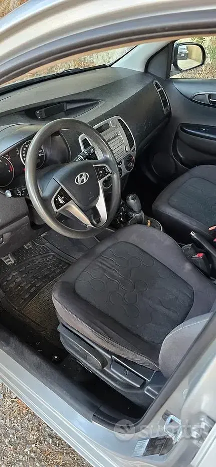 Usata Hyundai i20 100 CV (73 kW) 2010 Grigio Utilitaria