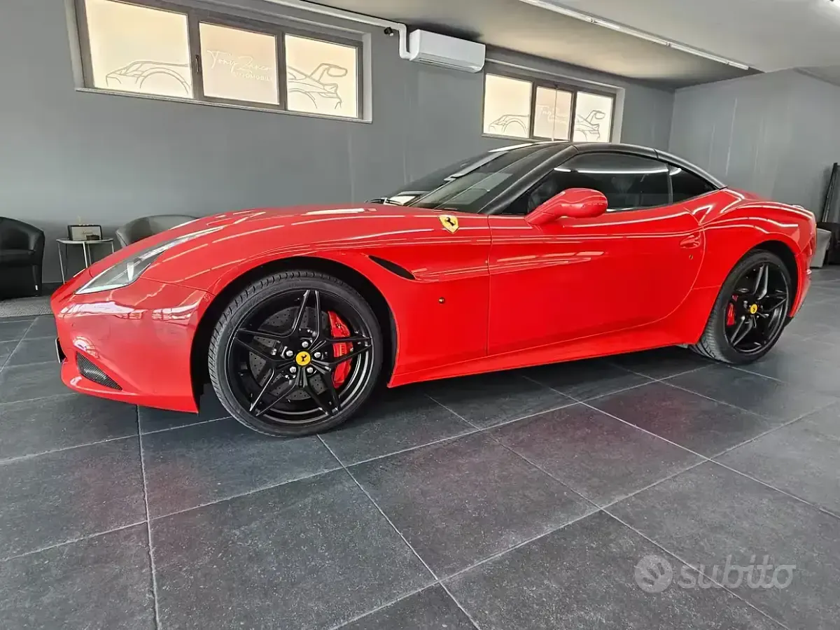 Usata Ferrari California 560 CV (411 kW) 2015 Cabrio