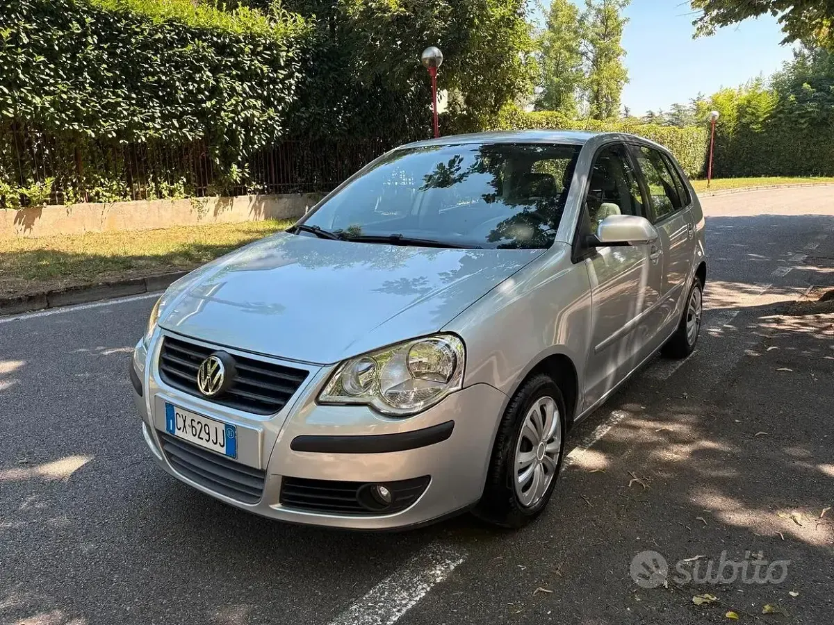 Usata VW Polo Comfortline 75 CV (55 kW) 2005 Grigio Utilitaria