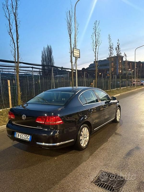 Usata VW Passat 140 CV (102 kW) 2012 Nero Berlina