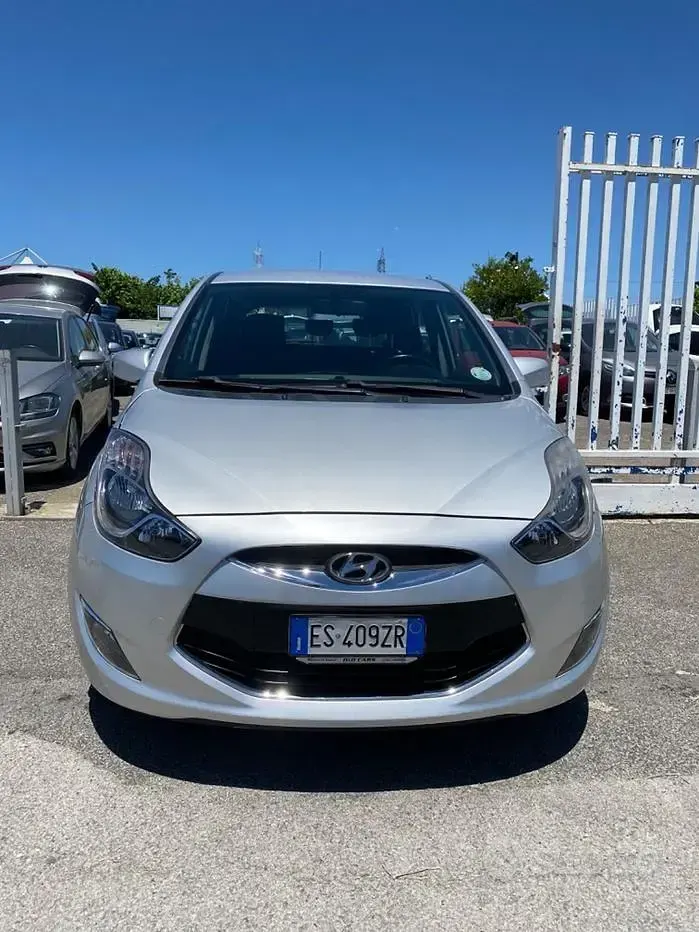 Usata Hyundai ix20 Comfort 116 CV (85 kW) 2013 Grigio Utilitaria