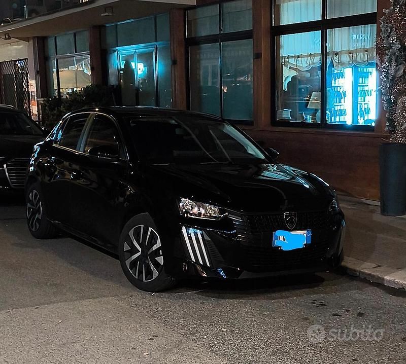 Usata Peugeot 208 2024 Nero Utilitaria