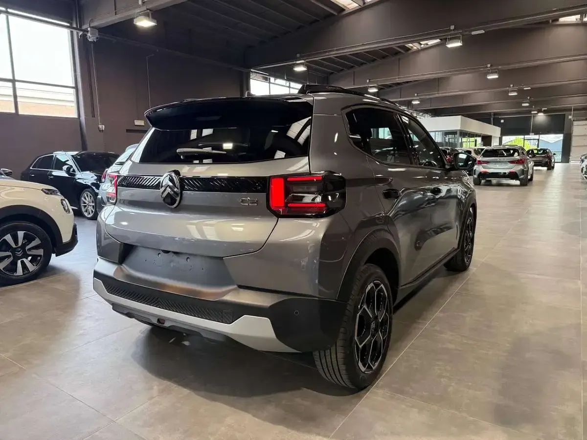 Usata Citroën C3 PureTech 101 CV (74 kW) 2025 Grigio SUV