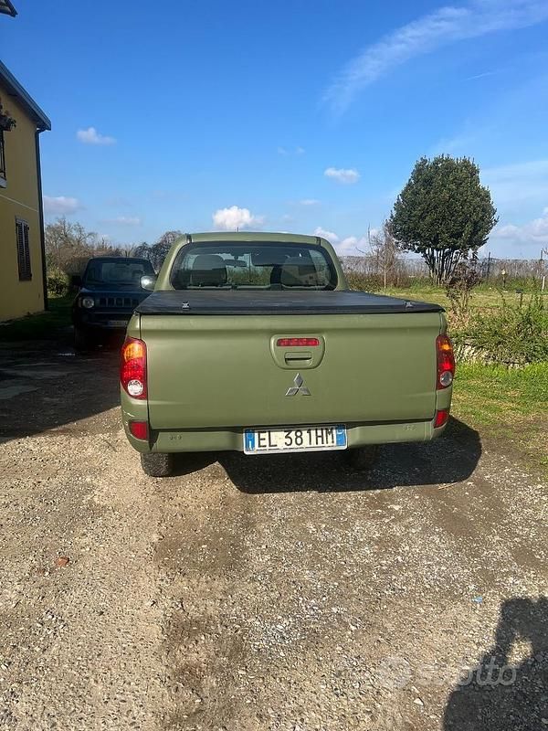 Usata Mitsubishi L200 136 CV (100 kW) 2012 Verde Pick-up