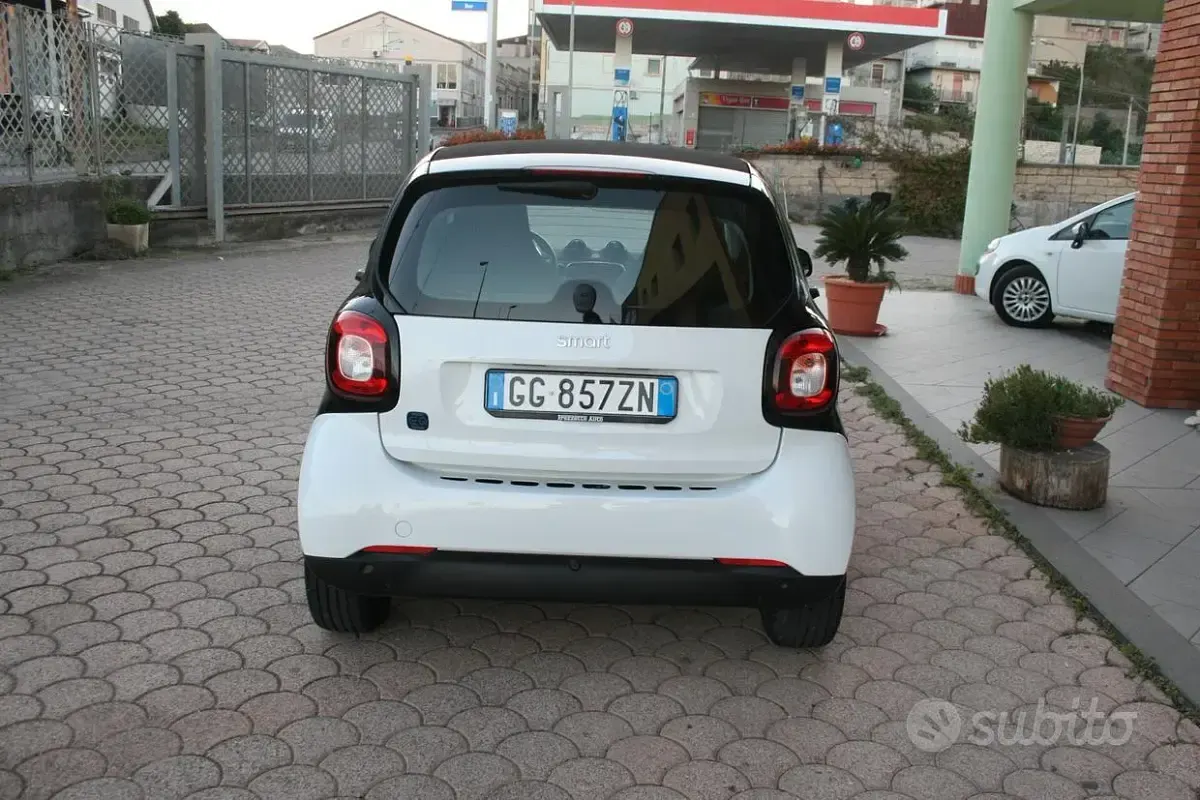 Usata Smart ForTwo Electric Drive Passion 41 kW (56 CV) 2021 Bianco Berlina