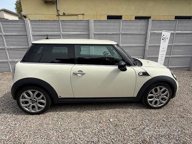 Usata Mini One D 90 CV (66 kW) 2014 Beige Utilitaria