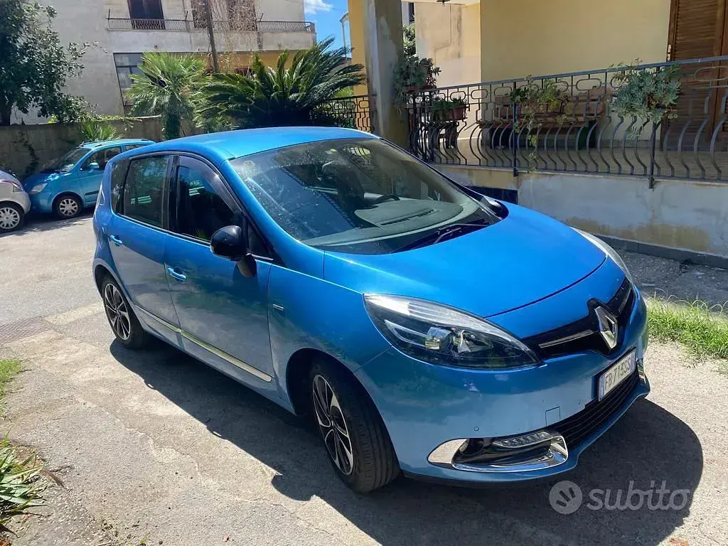Usata Renault Scenic E-Tech 110 CV (80 kW) 2015 Blu Monovolume
