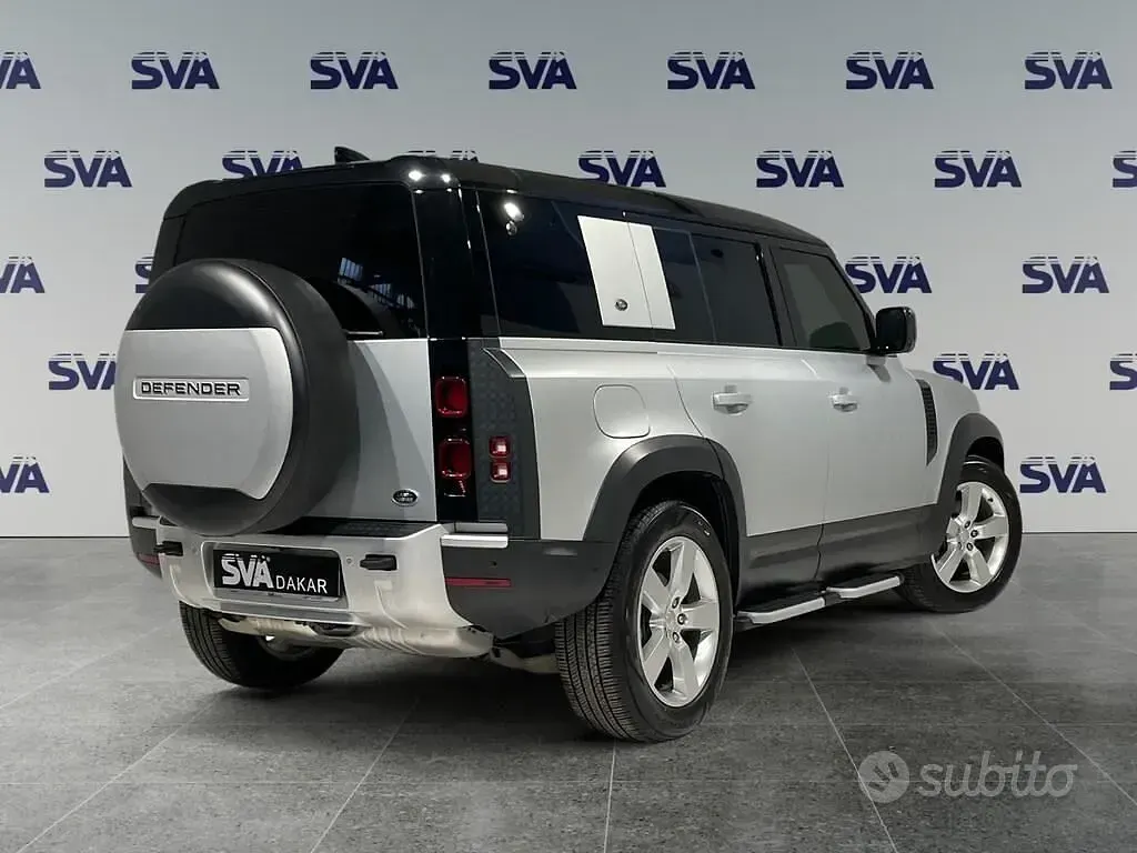 Usata Land Rover Defender First Edition 241 CV (177 kW) 2020 Indus silver opaco SUV