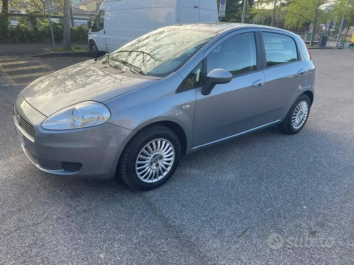 Usata Fiat Grande Punto 2007 Grigio Utilitaria