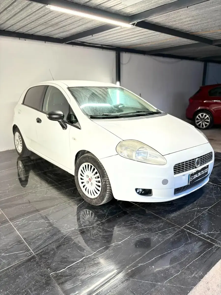 Usata Fiat Grande Punto Dynamic 75 CV (55 kW) 2009 Utilitaria