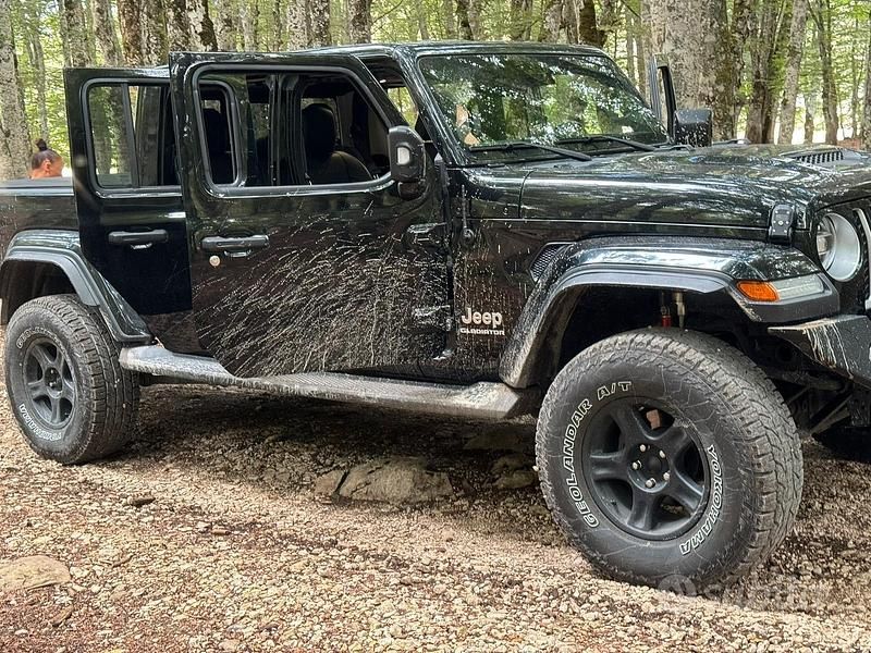 Nero Usata 2021 Jeep Gladiator Overland Pick-up | 79.000 € - Immagine 1/4