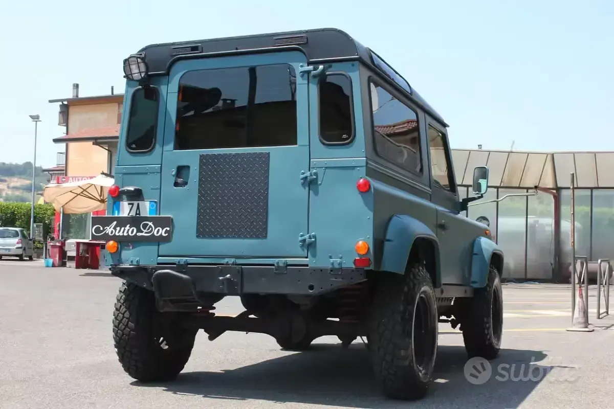 Usata Land Rover Defender 86 CV (63 kW) 1989 Bluazzurro SUV