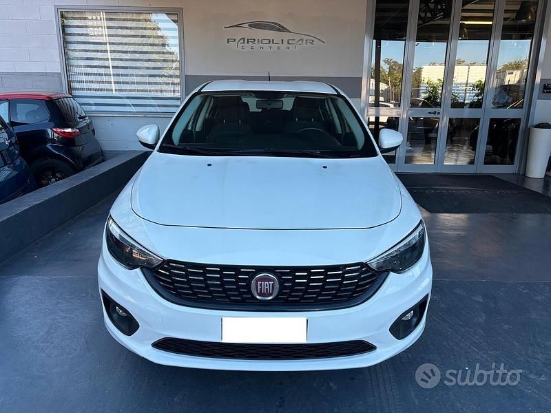 Usata Fiat Tipo Easy 120 CV (88 kW) 2018 Bianco Station wagon