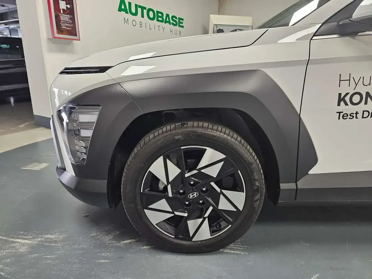 Begagnad Hyundai Kona 94 HK (69 kW) 2025 Vit SUV