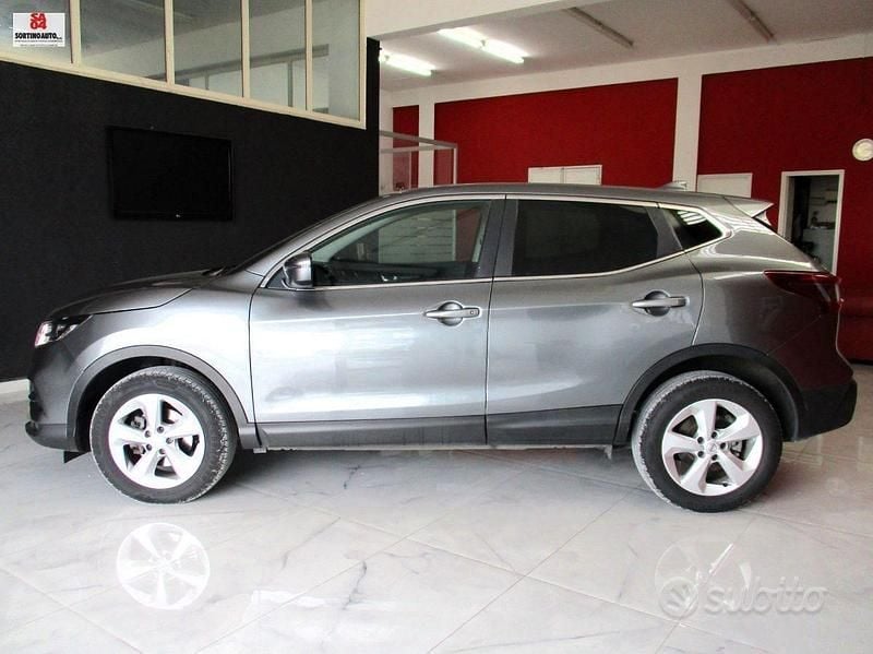 Usata Nissan Qashqai 116 CV (85 kW) 2020 Grigio SUV