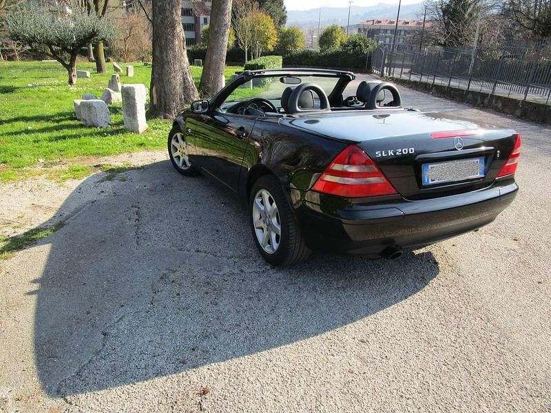 Usata Mercedes SLK200 192 CV (141 kW) 1999 Nero Cabrio