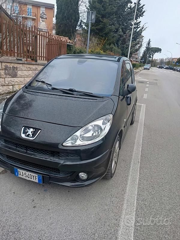 Usata Peugeot 1007 Sport 70 CV (51 kW) 2008 Nero Monovolume