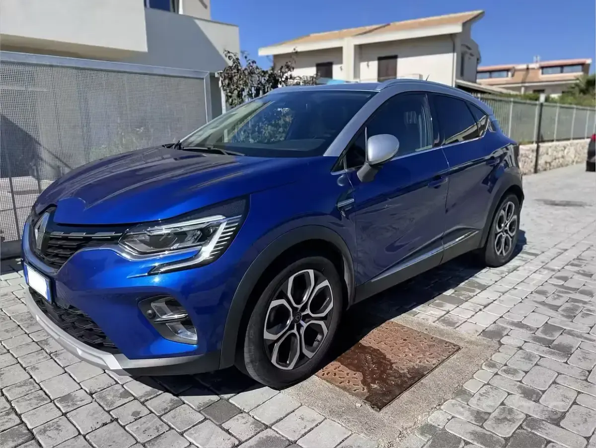 Usado Renault Captur 101 CV (74 kW) 2026 Azul SUV