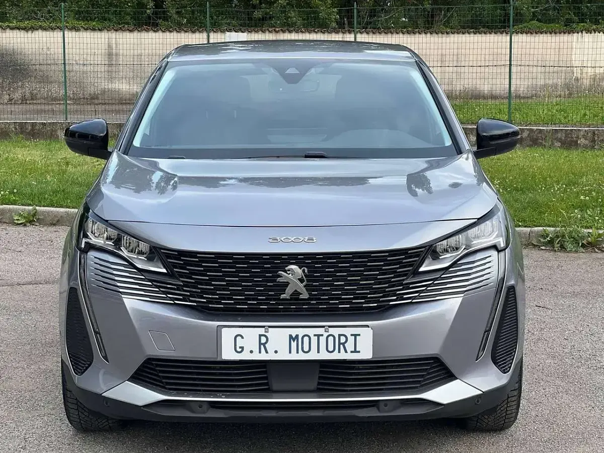 Usata Peugeot 3008 Allure 181 CV (133 kW) 2022 Argento SUV