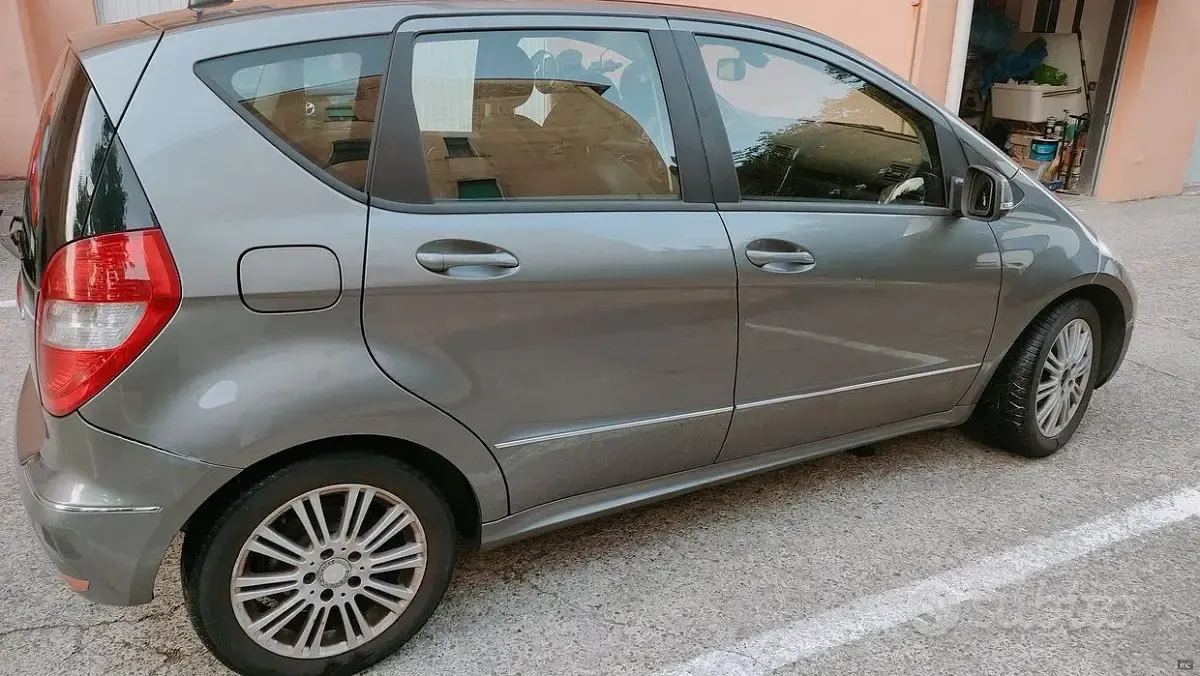 Usata Mercedes A150 Elegance 95 CV (69 kW) 2009 Grigio Berlina