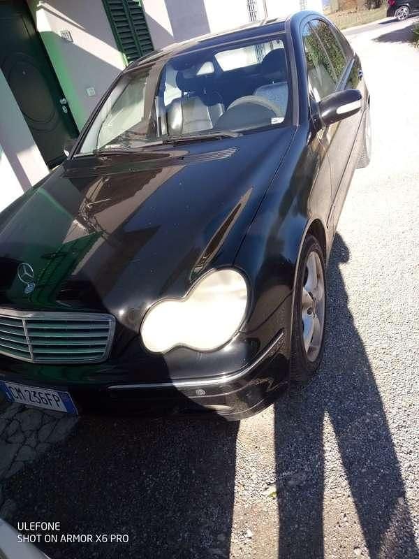 Usata 2004 Mercedes C220 Elegance Tre volumi | 1200 € (Ottimo prezzo) - Immagine 1/4