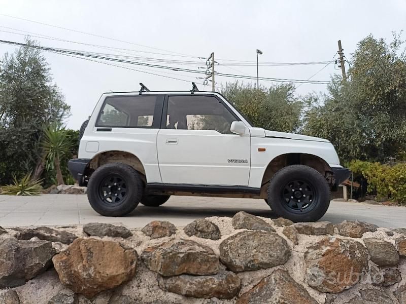 Usata Suzuki Vitara 79 CV (58 kW) 1992 Bianco SUV