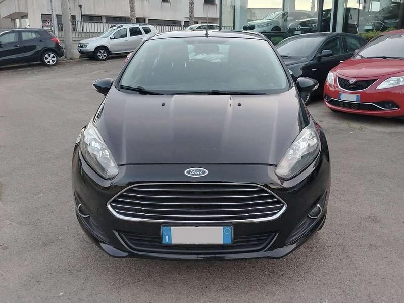 Usado Ford Fiesta Titanium 75 CV (55 kW) 2014 Negro Utilitario