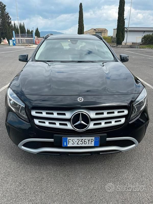 Usata Mercedes GLA200 136 CV (100 kW) 2018 Nero SUV