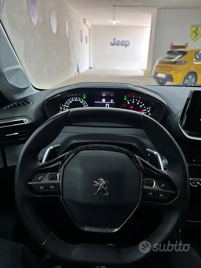 Usata Peugeot 208 Allure 101 CV (74 kW) 2022 Bianco Utilitaria