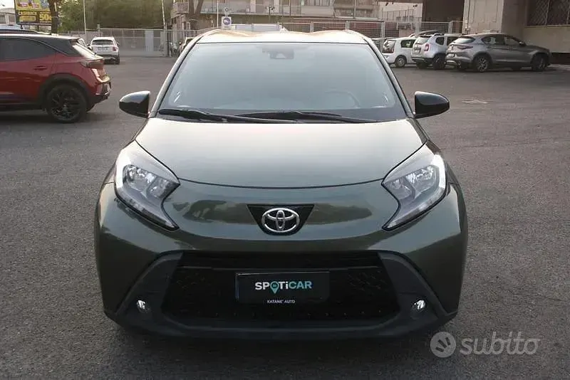 Usata Toyota Aygo X Trend 72 CV (52 kW) 2023 Verde SUV