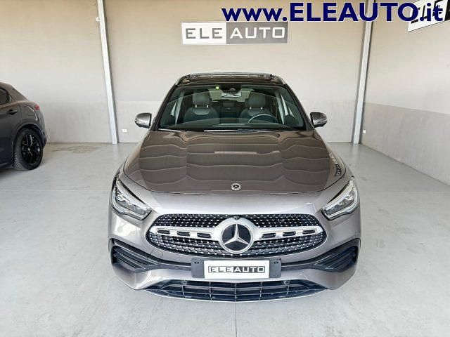 Usata Mercedes GLA200 Premium Plus 163 CV (119 kW) 2022 Grigio scuro SUV