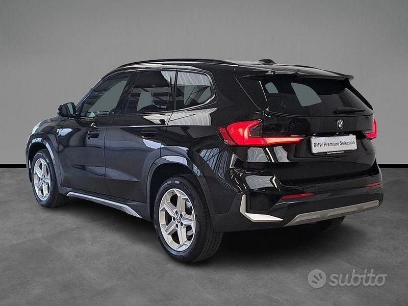 Usata BMW X1 xLine 136 CV (100 kW) 2022 Nero / pastello SUV