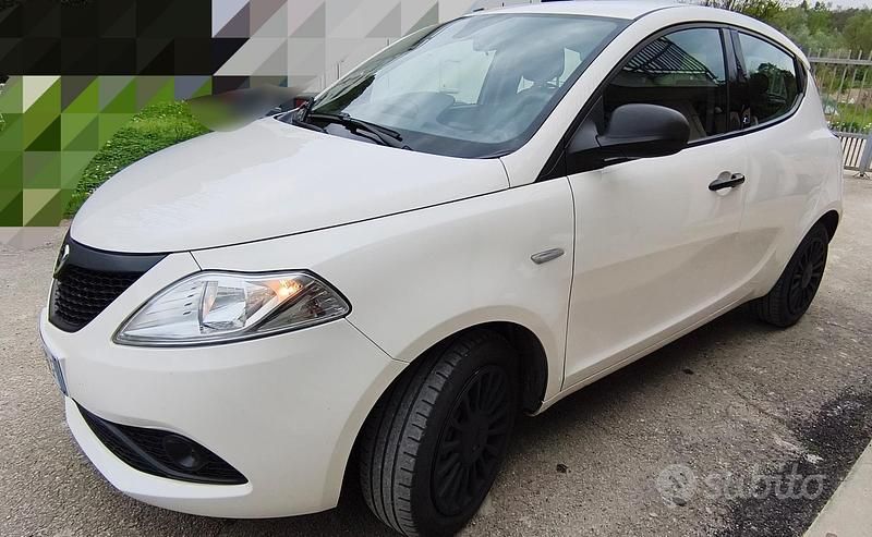 Usata Lancia Ypsilon S 69 CV (50 kW) 2019 Bianco Utilitaria