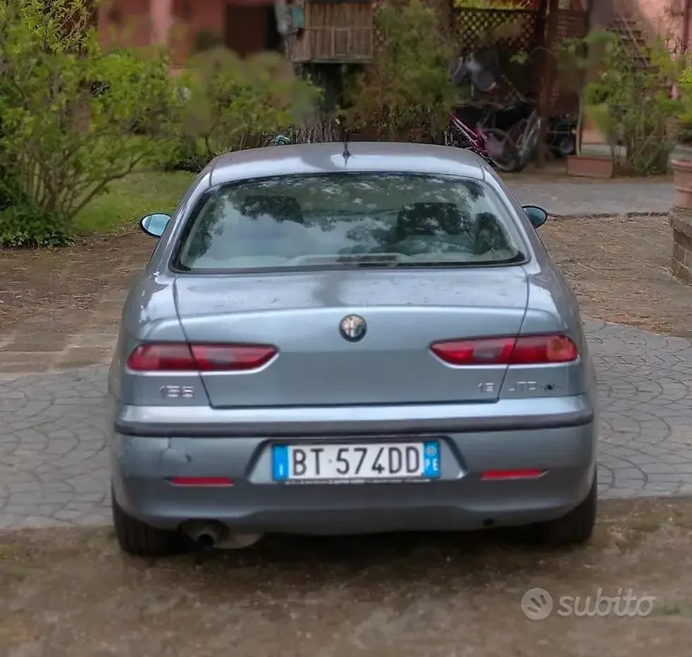 Usata Alfa Romeo 156 116 CV (85 kW) 2001 Grigio Berlina