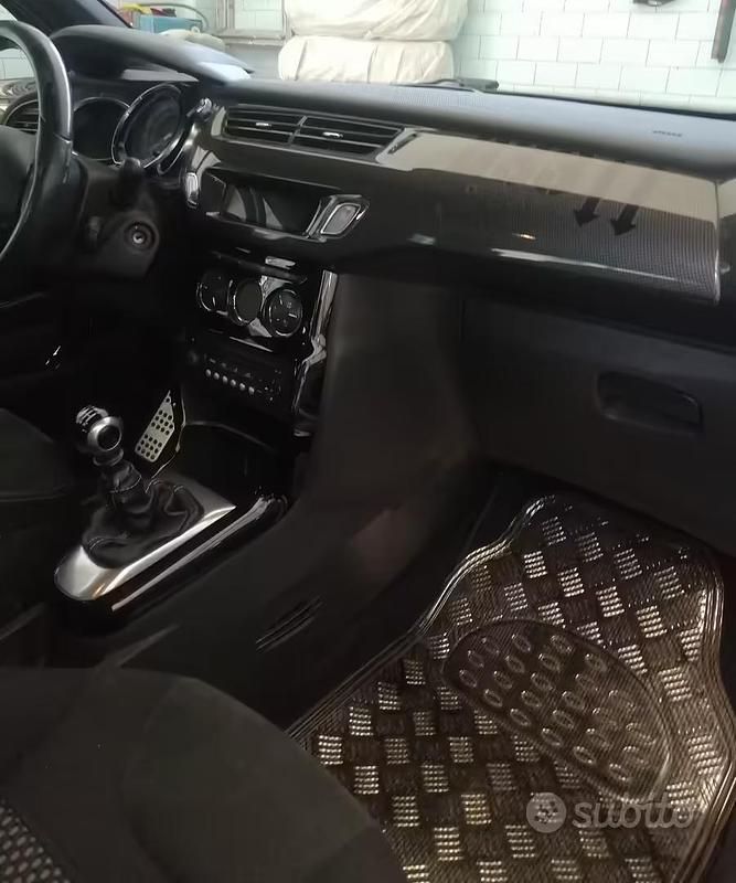 Usata DS Automobiles DS3 155 CV (114 kW) 2010