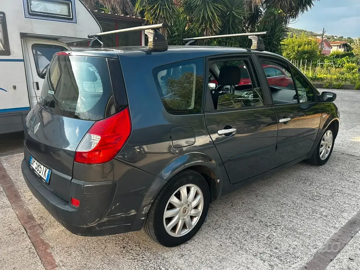 Usata Renault Grand Scénic II 130 CV (95 kW) 2008 Grigio Monovolume