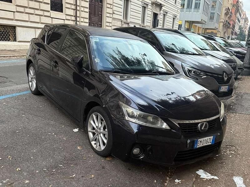 Usata Lexus CT200h Luxury Line 99 CV (72 kW) 2012 Lilla Berlina