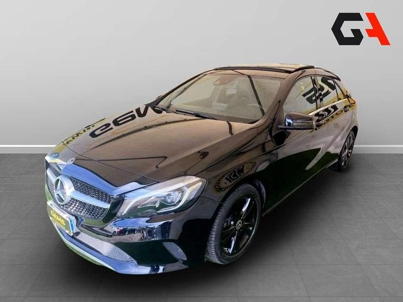 Nero Usata 2017 Mercedes A180 Tre volumi | 17.900 € (Buon prezzo) - Immagine 1/4