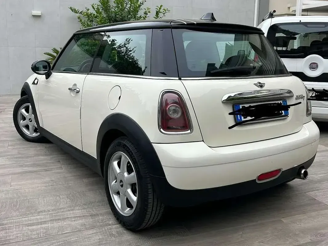 Usata Mini Cooper D Salt 109 CV (80 kW) 2008 Beige Utilitaria