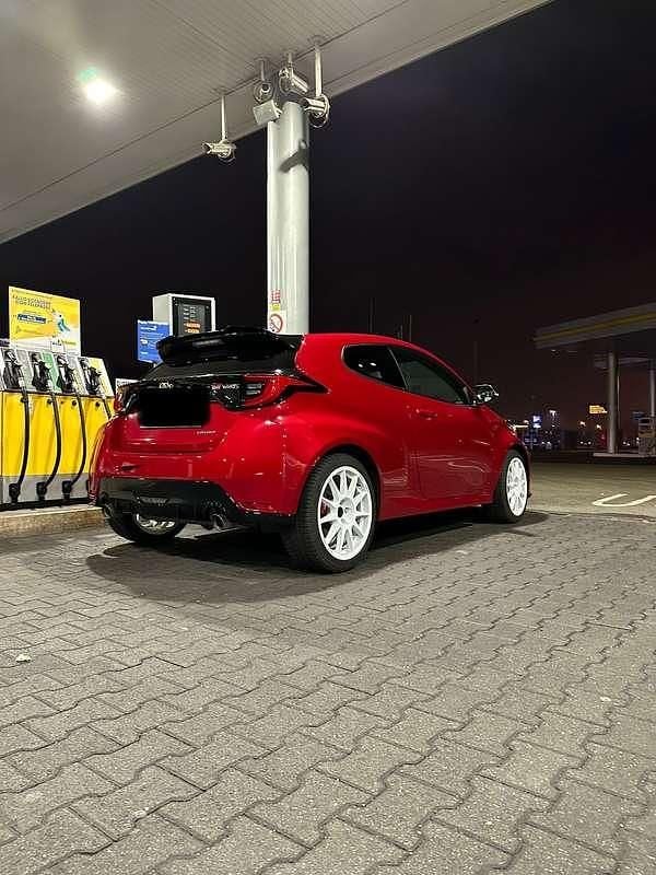 Usata Toyota Yaris 261 CV (191 kW) 2022 Rosso Utilitaria