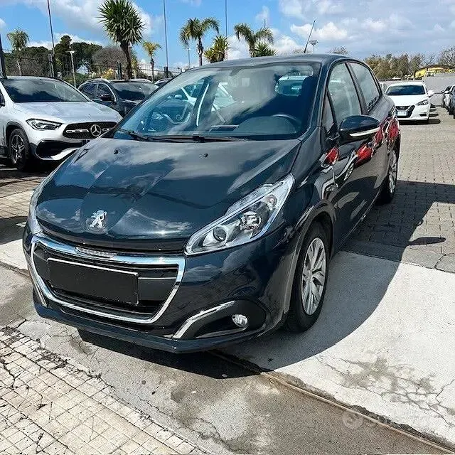 Usata Peugeot 208 Allure 82 CV (60 kW) 2017 Nero Utilitaria