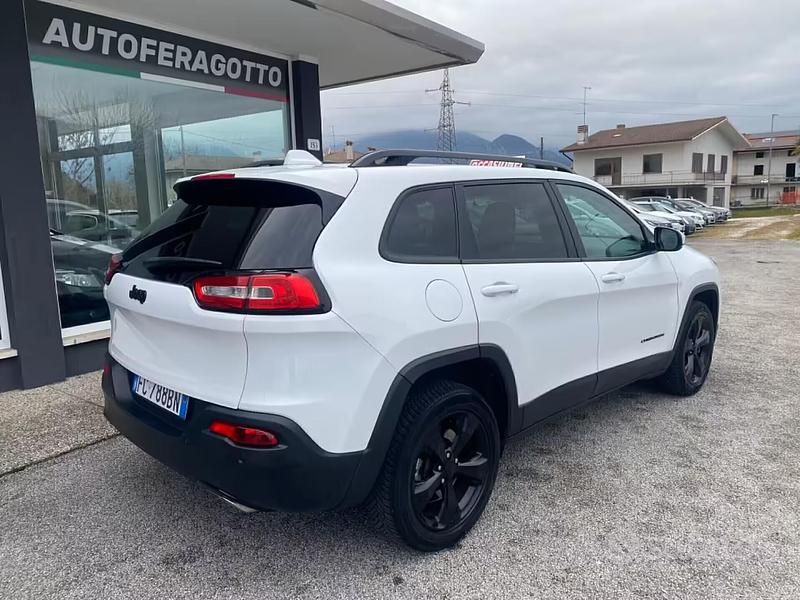 Usata Jeep Cherokee Overland 184 CV (135 kW) 2016 Bianco SUV