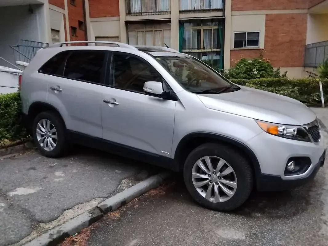 Usata Kia Sorento Active 197 CV (144 kW) 2011 Grigio SUV