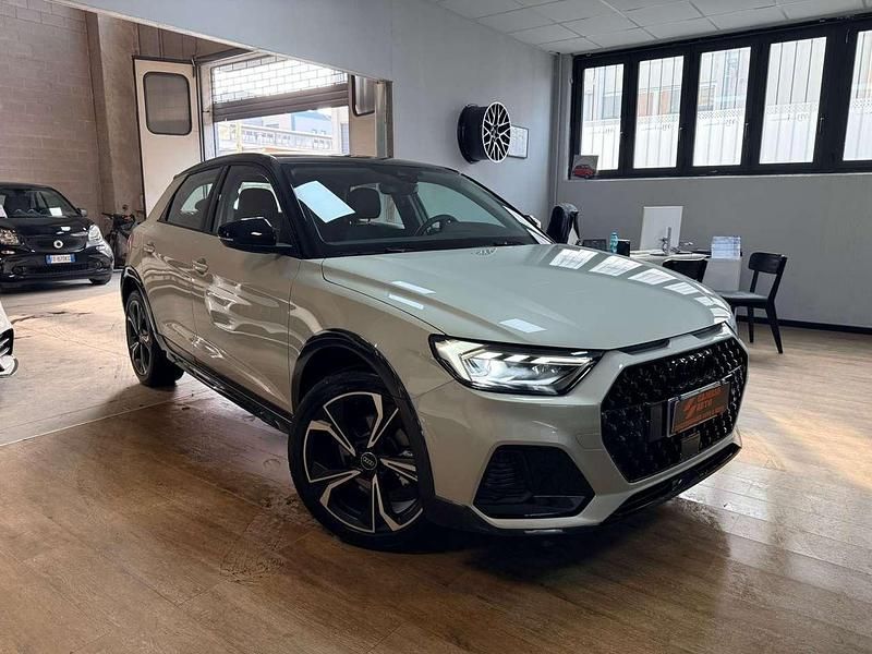 Nieuw Audi A1 Ambiente 116 PK (85 kW) 2026 Grijs SUV